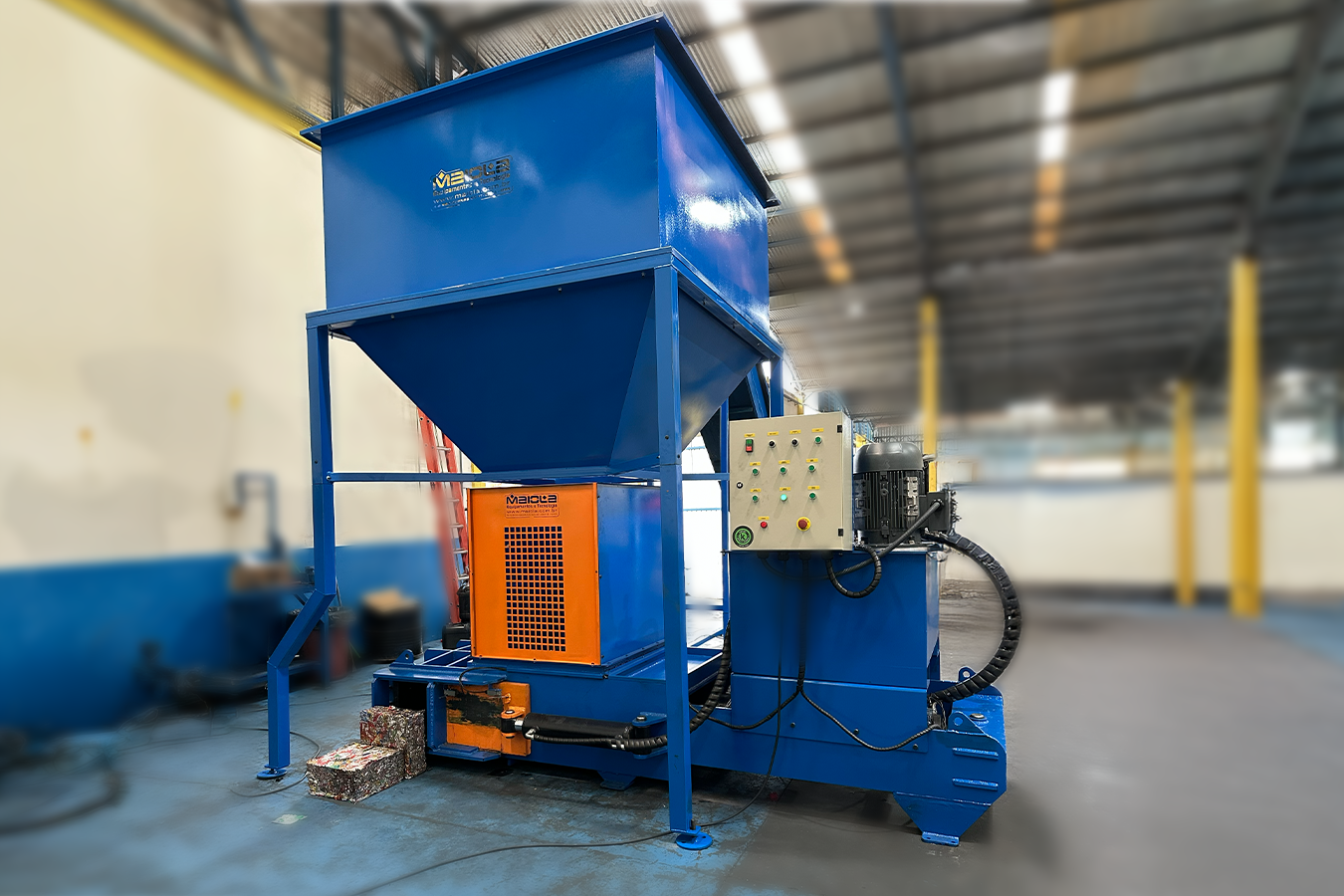 PRENSA CONTÍNUA DE ALUMÍNIO