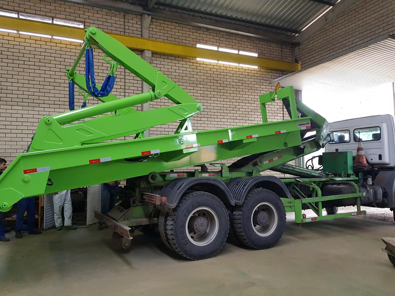 HPG 8.0DR - Poliguindaste Duplo Articulado 8 Ton para Rollon