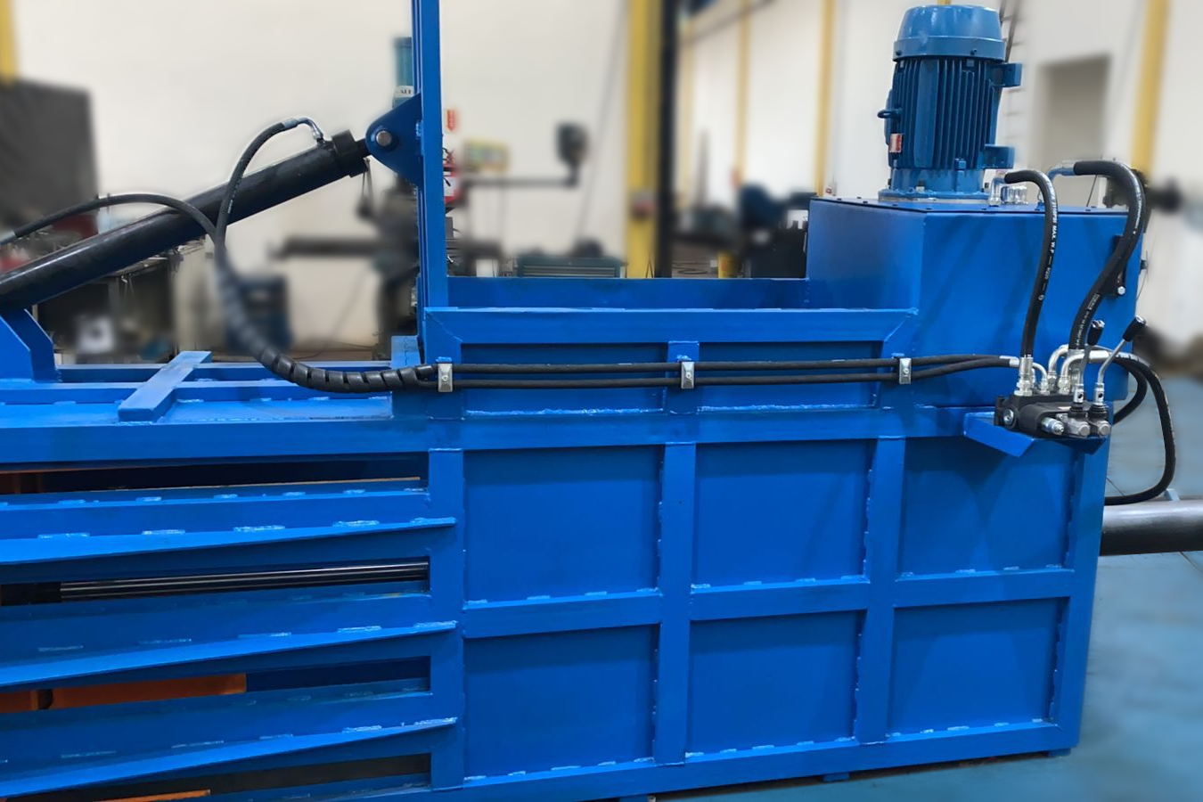 PRENSA HIDRÁULICA PAPEL E PLÁSTICO HORIZONTAL