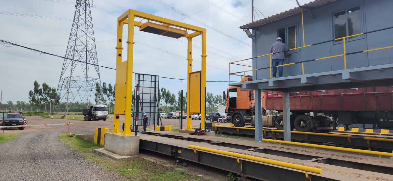 SISTEMAS DE DETECÇÃO DE RADIOATIVIDADE GAMA TIPO PORTAL RADCOMM SYSTEMS