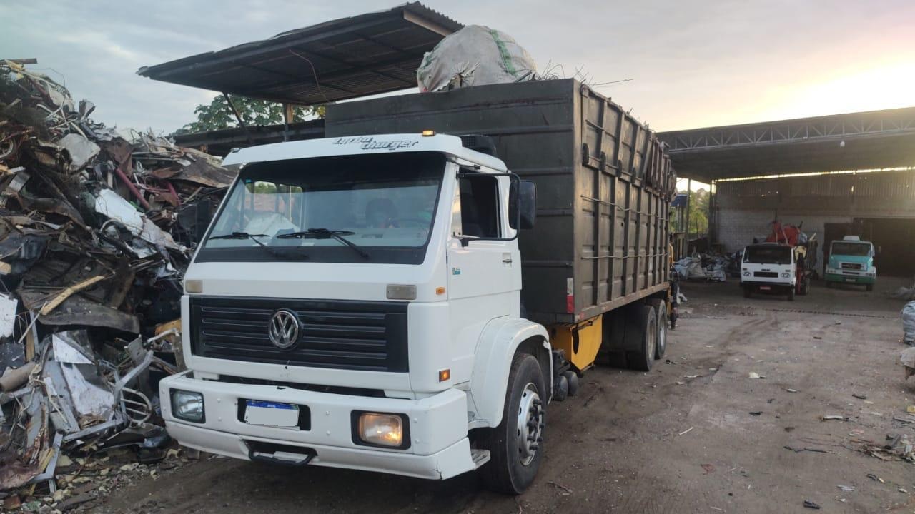 Caminhão VW 16.200 com Garra Grimaldi