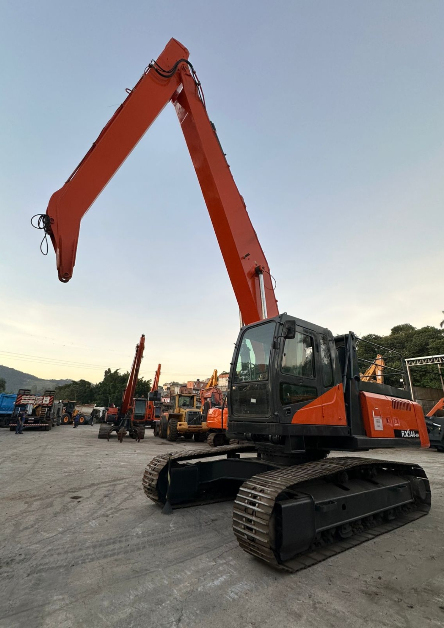 Escavadeira Hyundai RX340-MH ANO 2009 + Pinça CHB 4G1 S/ GIRO